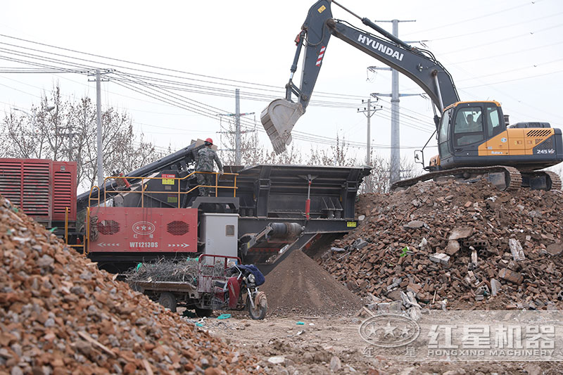 時產300噸移動建筑垃圾粉碎機現(xiàn)場